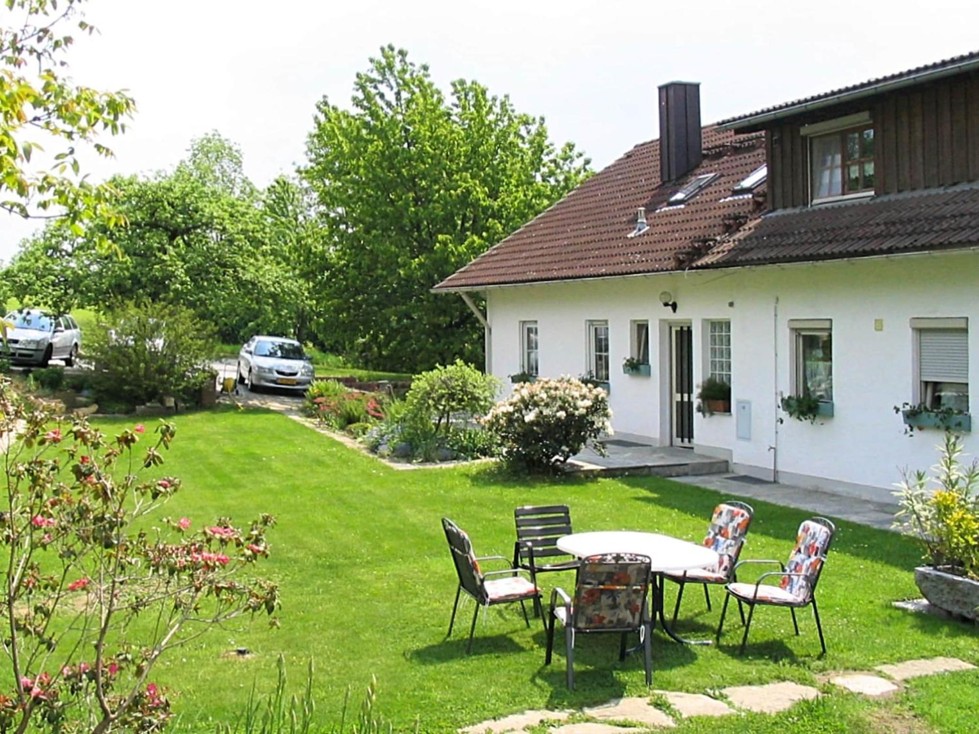 Welcoming Chalet Near Forest In Rohrnbach Luaran gambar